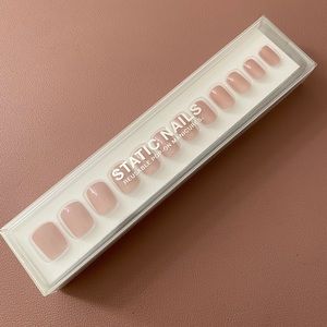 Static Nails Reusable Pop-on Manicure in Peony Square